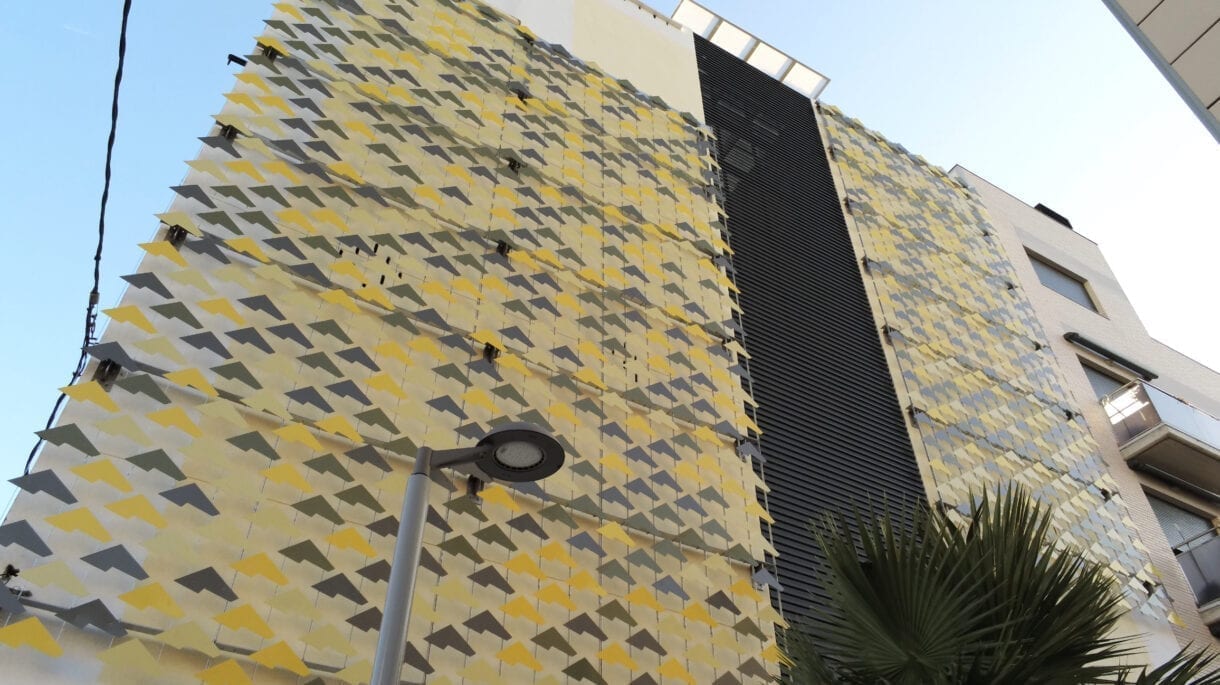 Fachada de dobe piel modular ligera